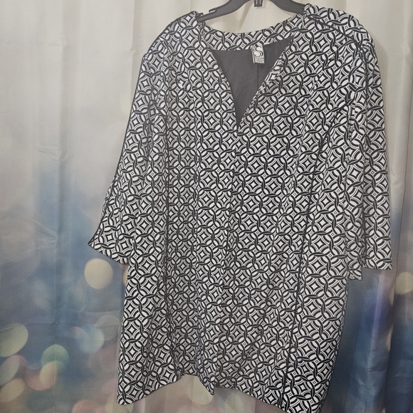 Silkland Black and White Geometric Coat - Picture 5 of 8